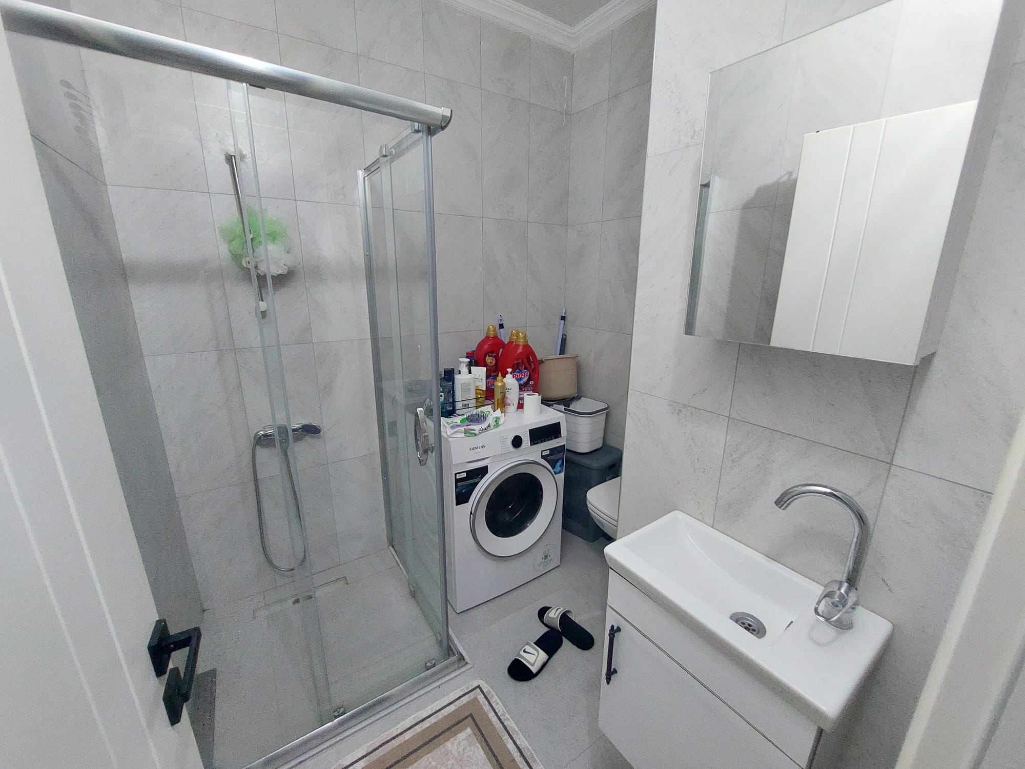 CUMHURİYET MAH. AYZEK OTEL YANINDA SATILIK EŞYALI 1+1